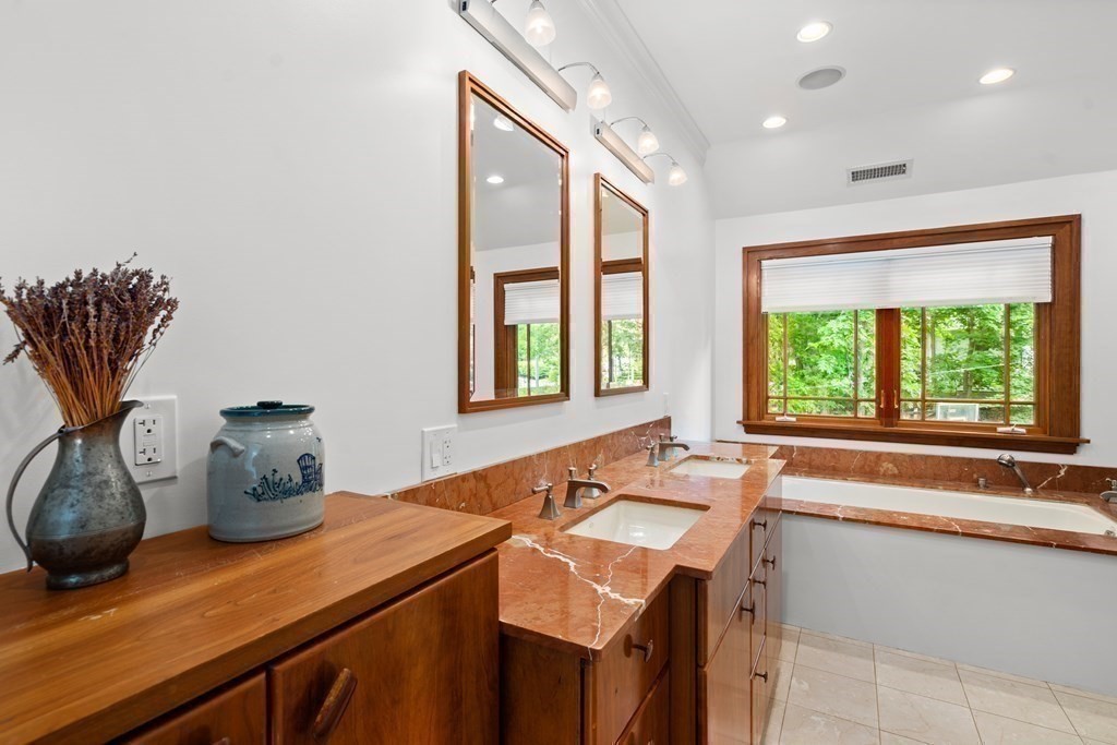 72 Fairlee Road Newton, MA 02468 - Photo 26 of 40