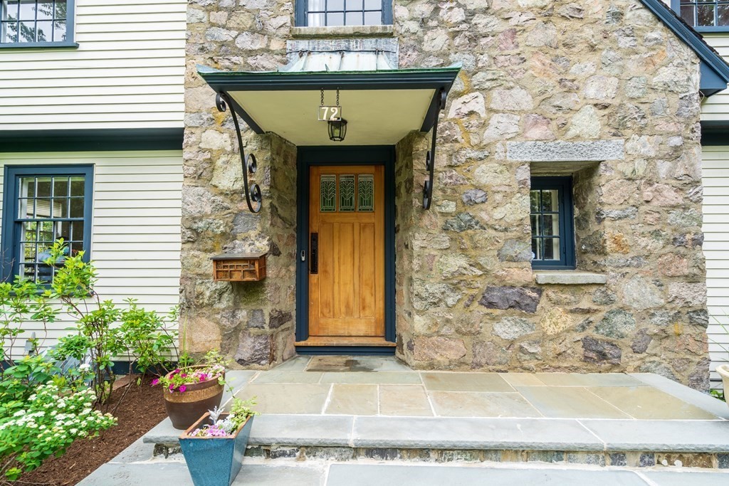 72 Fairlee Road Newton, MA 02468 - Photo 3 of 40