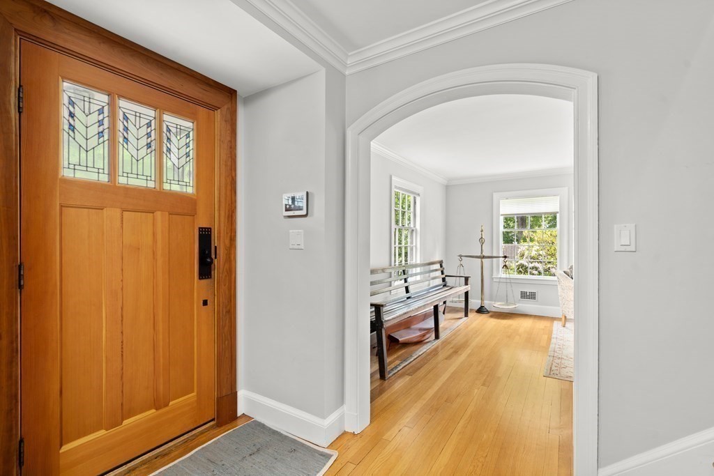 72 Fairlee Road Newton, MA 02468 - Photo 4 of 40