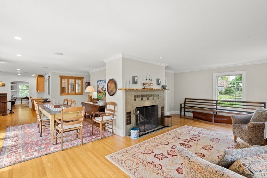 72 Fairlee Road Newton, MA 02468 - Photo 8 of 40