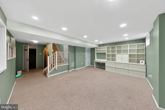 $599,900 | 6 Kings Grant Road, Hockessin, DE 19707