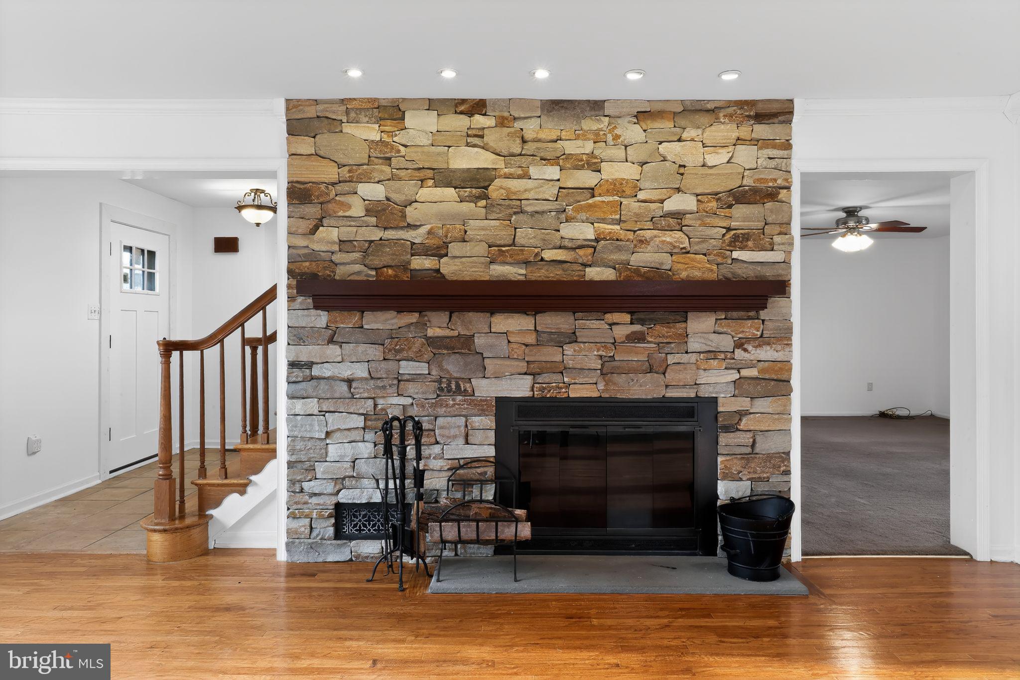 6 Kings Grant Road Hockessin, DE 19707 - Photo 4 of 26