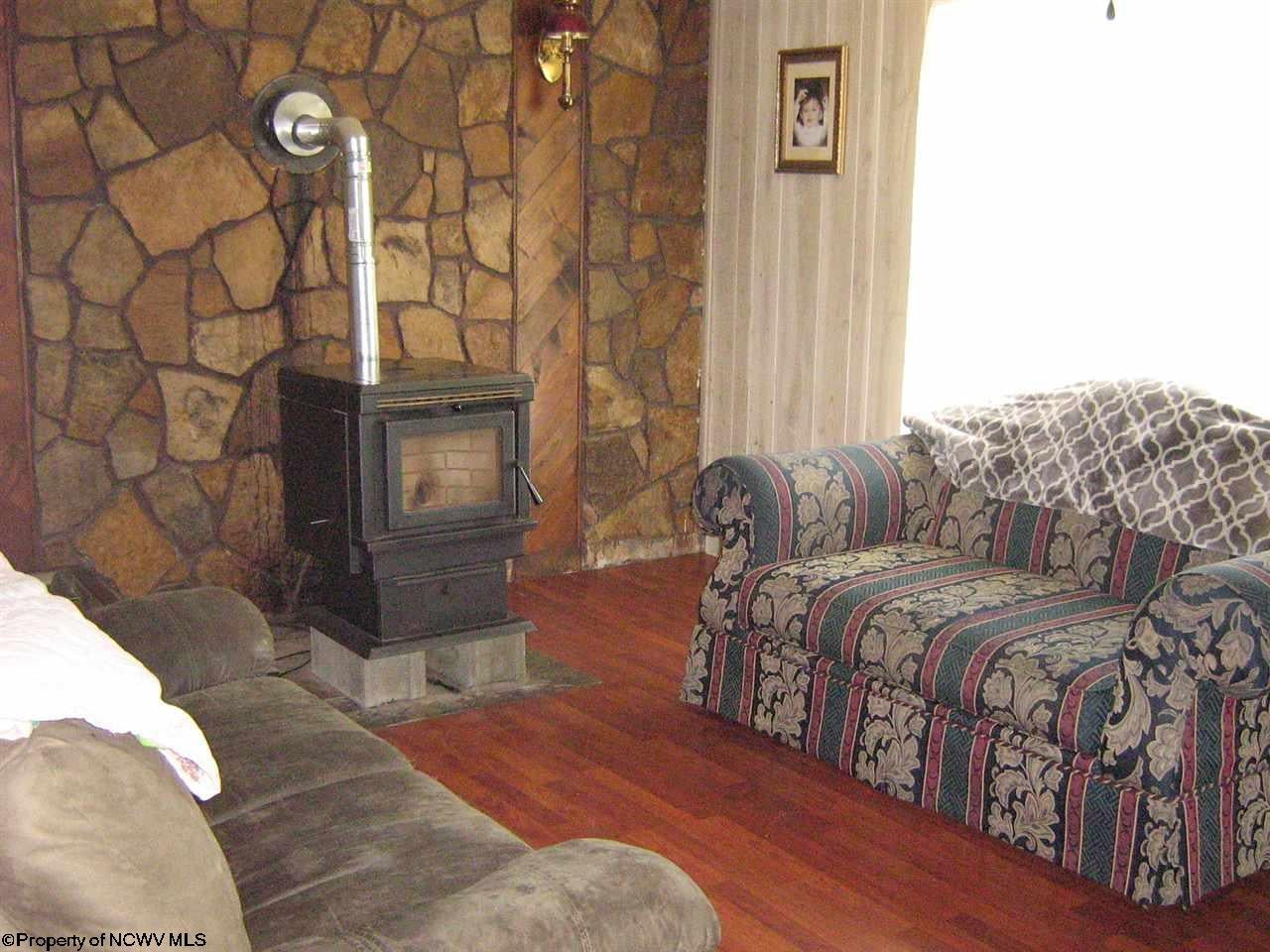 36 Davis Road Morgantown, WV 26508 - Photo 2 of 20 Gallery Image 2