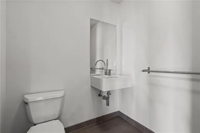 $215,000 | 21 West 10th Street, Unit 7A, Kansas City, MO 64105