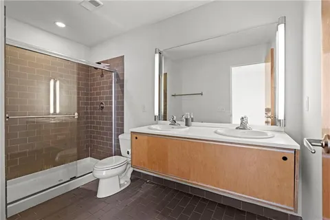 $215,000 | 21 West 10th Street, Unit 7A, Kansas City, MO 64105