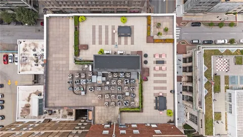 $215,000 | 21 West 10th Street, Unit 7A, Kansas City, MO 64105