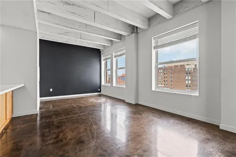 $215,000 | 21 West 10th Street, Unit 7A, Kansas City, MO 64105