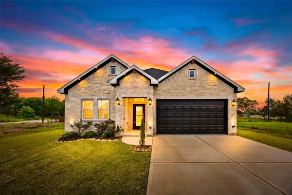 $355,000 | 207 Manor Avenue, Arcola, TX 77583