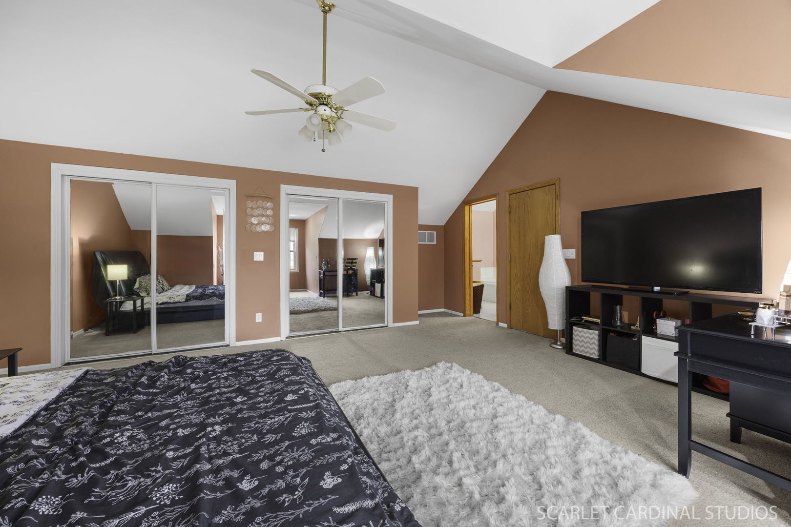3100 Compton Road Aurora, IL 60504 - Photo 14 of 27 a living room with a flat screen tv and a dining table