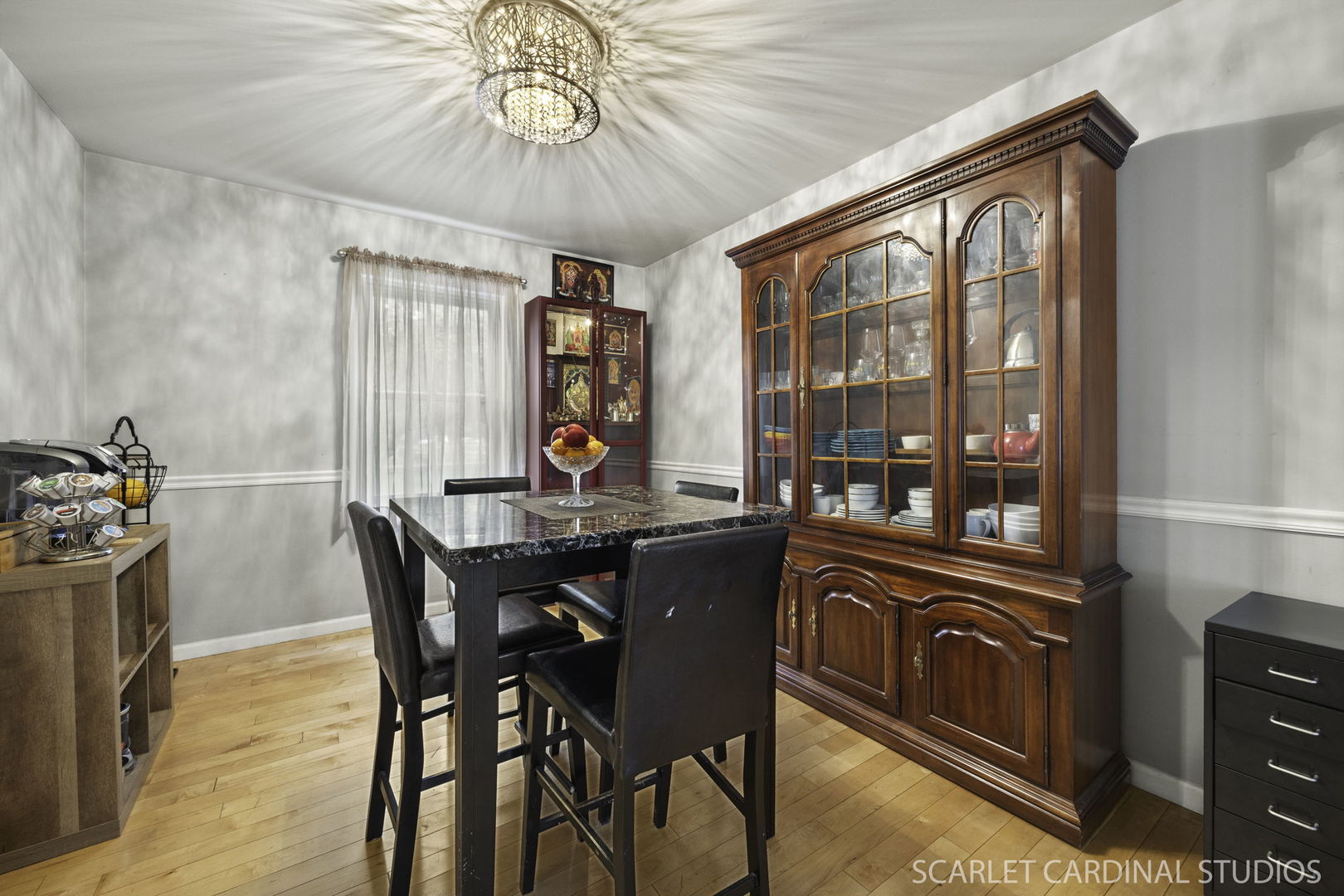 3100 Compton Road Aurora, IL 60504 - Photo 5 of 27 a dining room with furniture and window