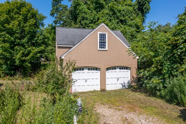 $299,900 | 9 Main Street, Hampton, CT 06247