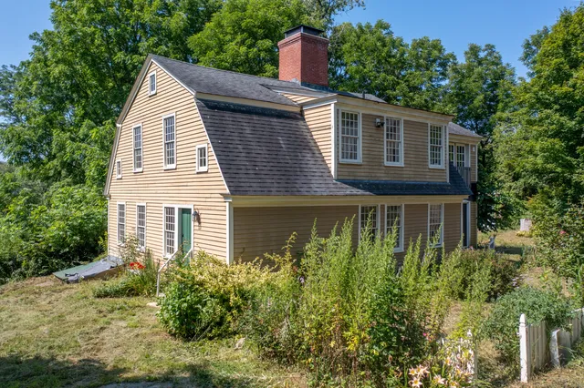 $299,900 | 9 Main Street, Hampton, CT 06247