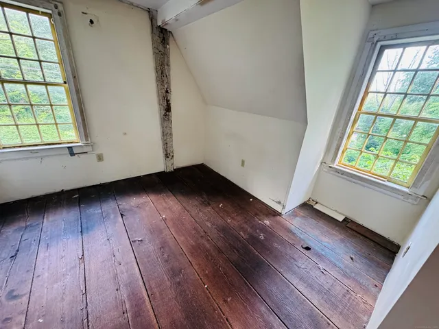 $299,900 | 9 Main Street, Hampton, CT 06247