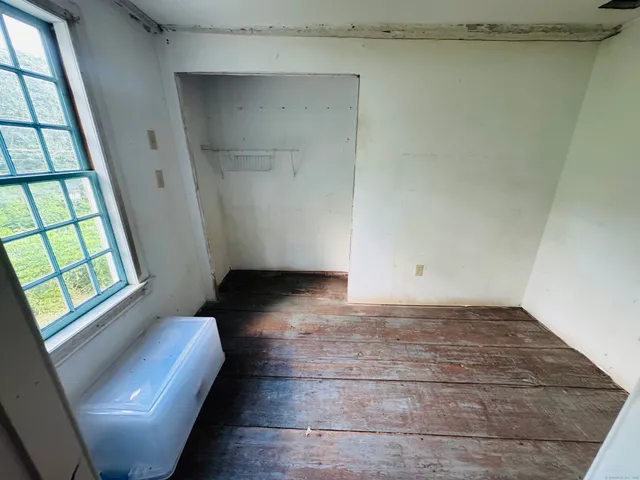 $299,900 | 9 Main Street, Hampton, CT 06247