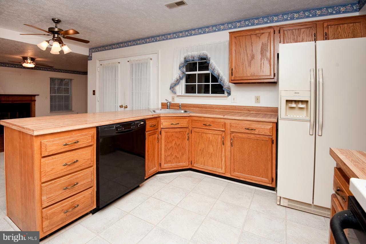 14 Wells Road Stafford, VA 22556 - Photo 11 of 22 Kitchen has lots of storage