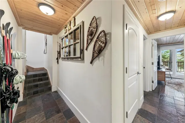 $1,798,000 | 947 Tyner Way, Incline Village, NV 89451