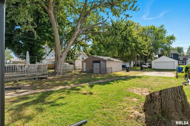 $114,900 | 1416 17th Avenue, Moline, IL 61265