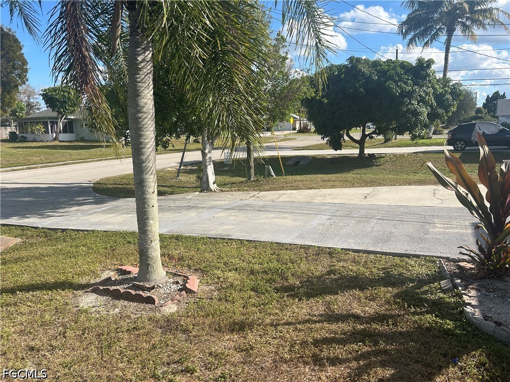 2049 50th Street Southwest Naples, FL 34116 - Photo 4 of 11