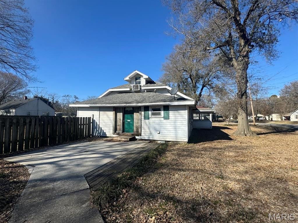 201 Pine Street Cooter, MO 63839 - Photo 3 of 21