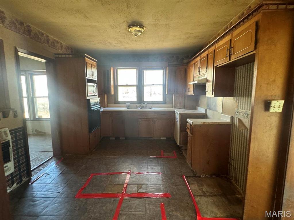 201 Pine Street Cooter, MO 63839 - Photo 4 of 21