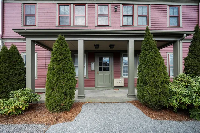 $1,700 | 146 Grove Street, Unit 2L, Providence, RI 02909