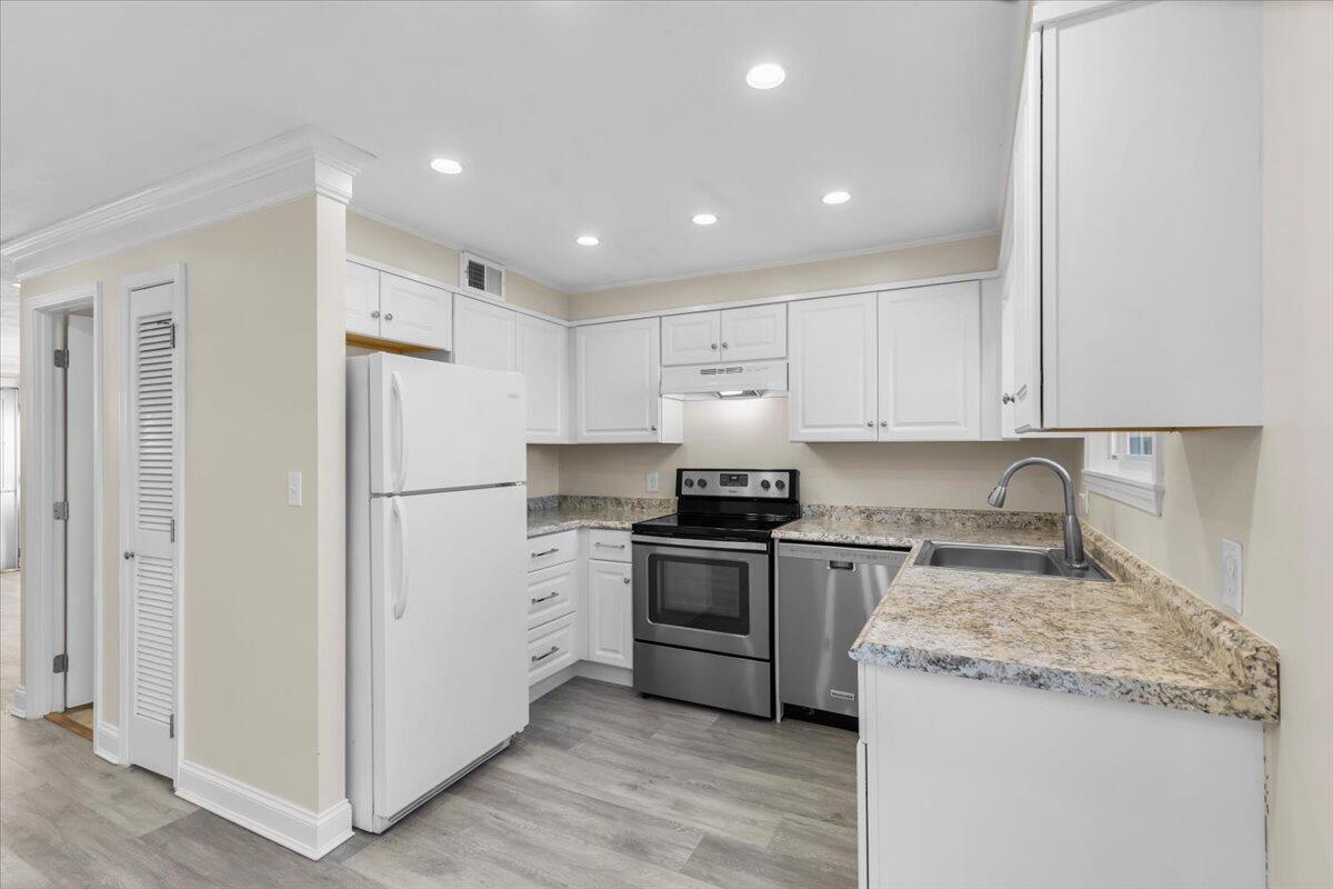 8 Captain Cook Lane, Unit 8 Centerville, MA 02632 - Photo 10 of 35 15-7X8A8742