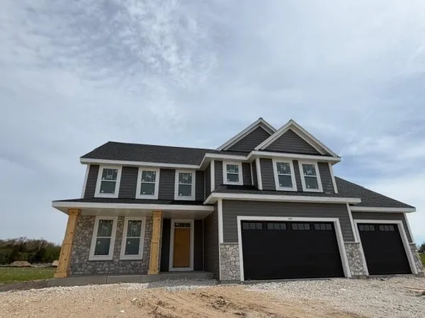 $769,990 | 490 Talbots Woods Drive, Oconomowoc, WI 53066