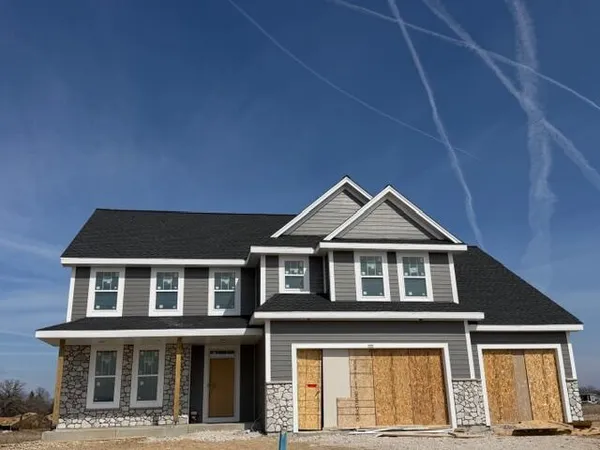 $769,990 | 490 Talbots Woods Drive, Oconomowoc, WI 53066