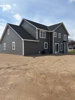 $769,990 | 490 Talbots Woods Drive, Oconomowoc, WI 53066