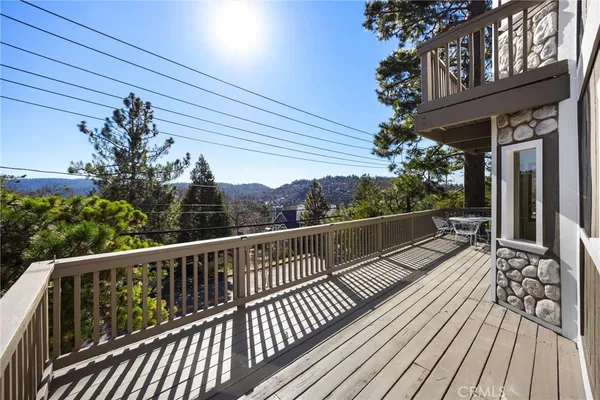 $579,000 | 1113 North Grass Valley Road, Lake Arrowhead, CA 92352