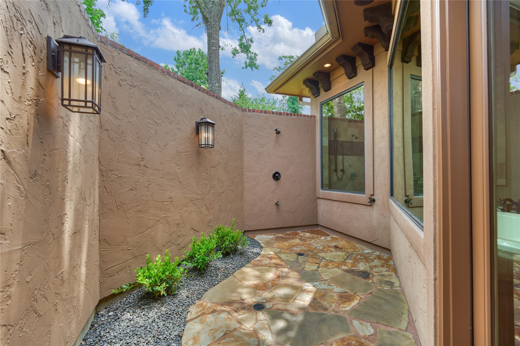 24803 Pearl Crest Lane Spring, TX 77389 - Photo 31 of 50 Private garden area with an outdoor shower.