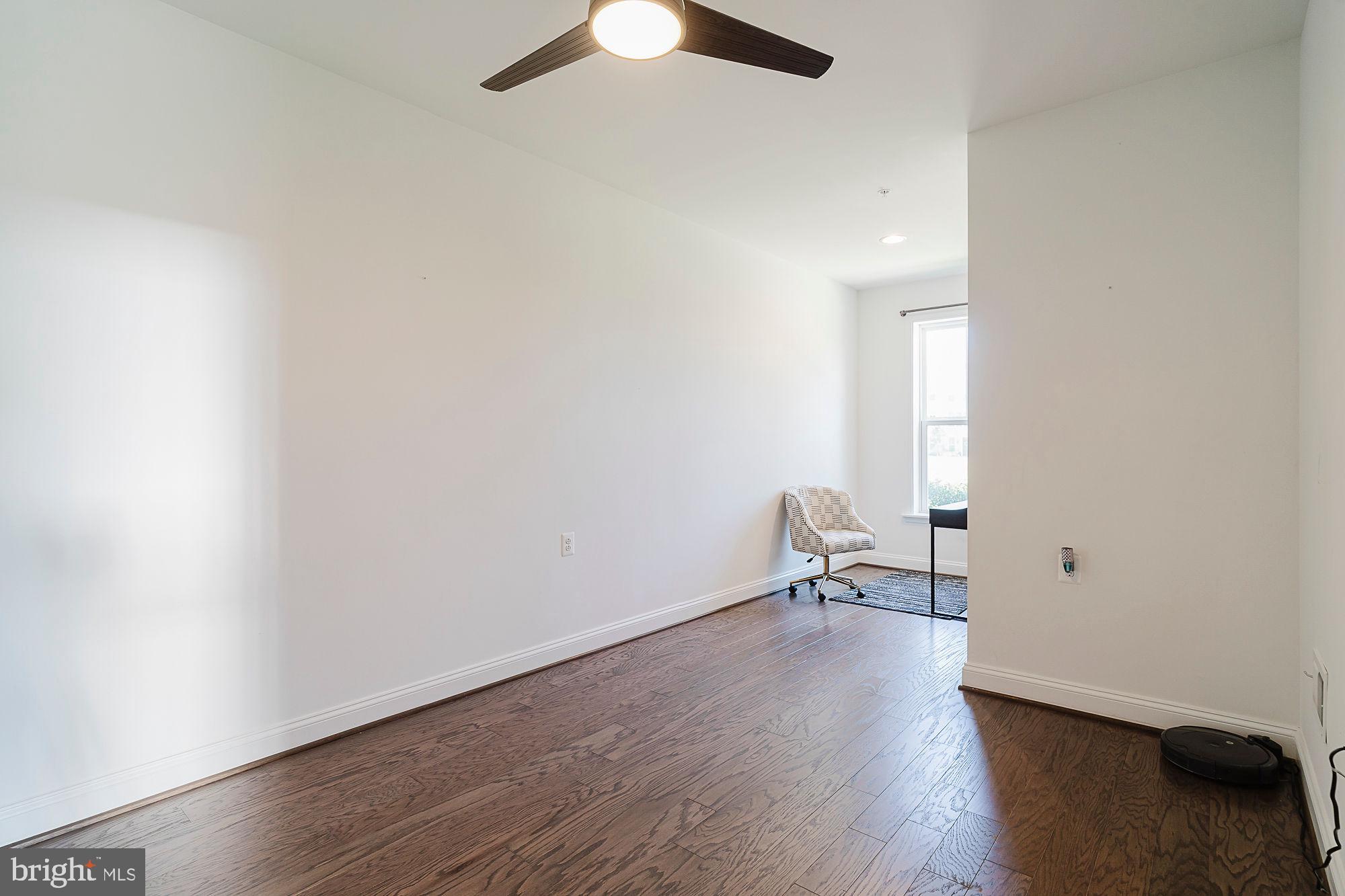 834 Lindley Road Frederick, MD 21701 - Photo 11 of 79 Large bedroom on main level