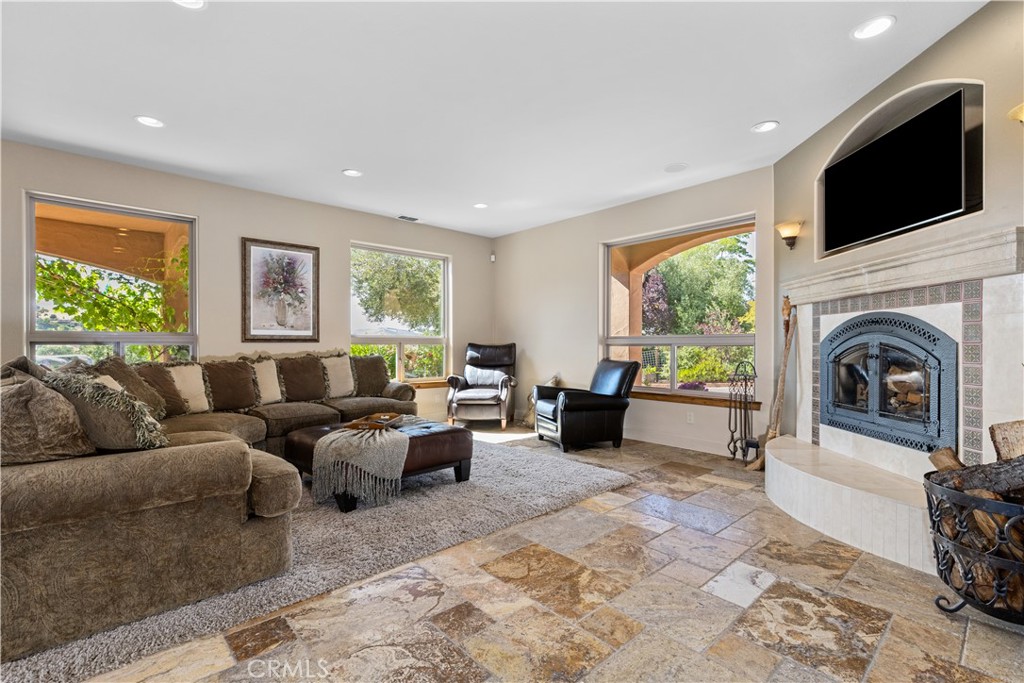 9942 Sunfish Circle Paso Robles, CA 93446 - Photo 13 of 75