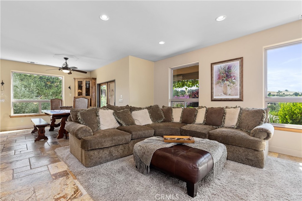 9942 Sunfish Circle Paso Robles, CA 93446 - Photo 15 of 75