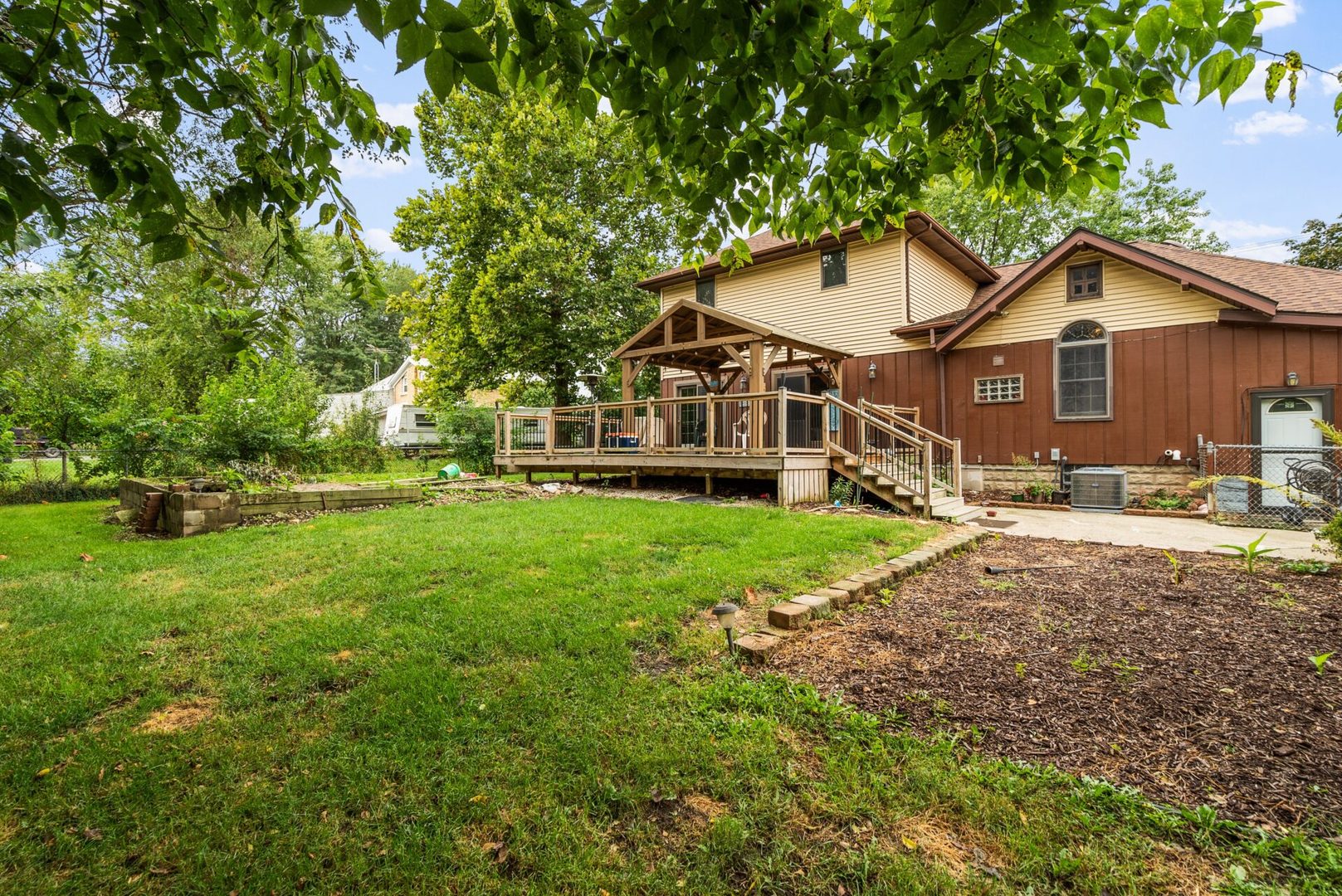 25123 South Chicago Road Elwood, IL 60421 - Photo 32 of 42 a view of a house with a yard