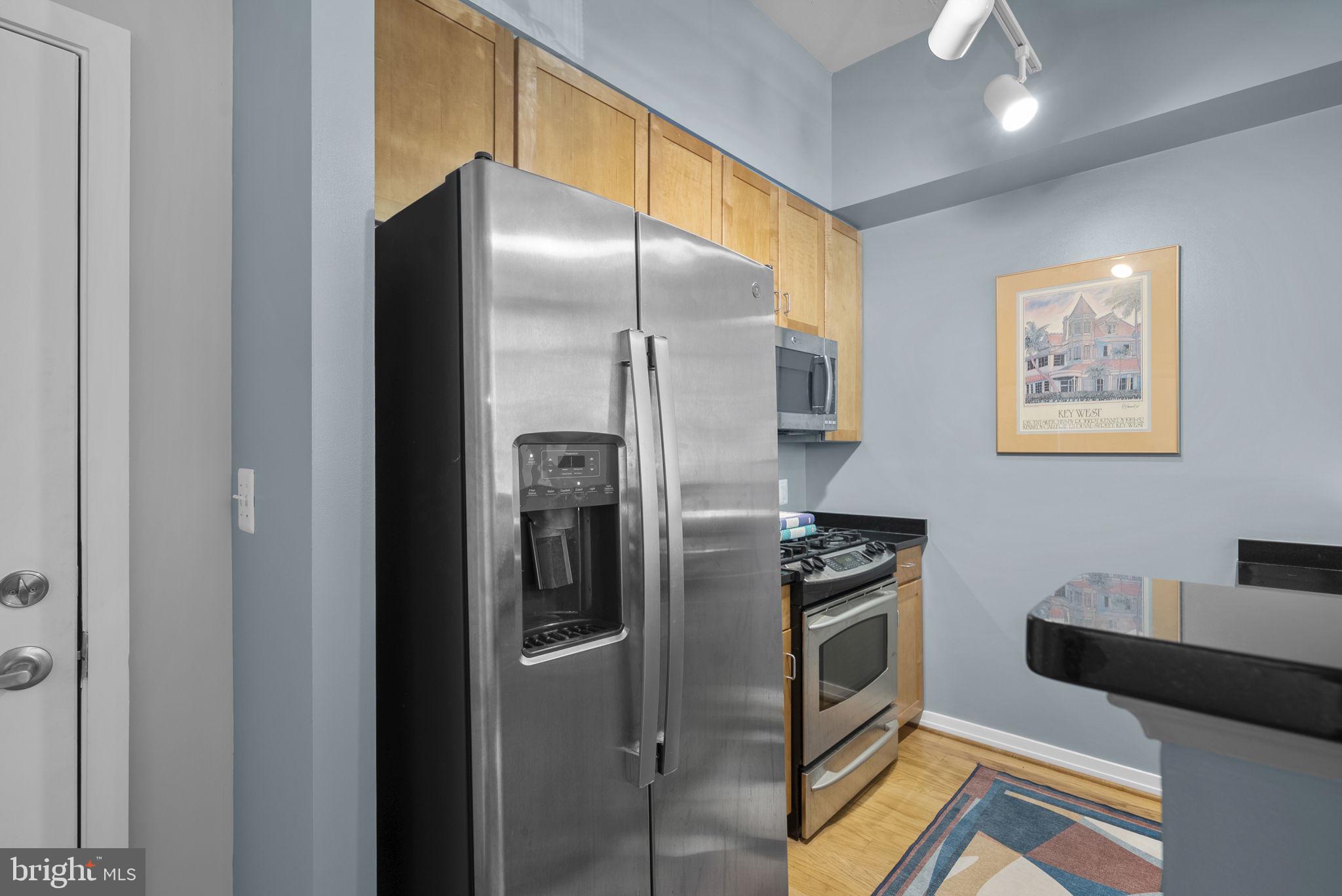 2020 12th Street Northwest, Unit 108 Washington, DC 20009 - Photo 15 of 35 Stainless steel appliances