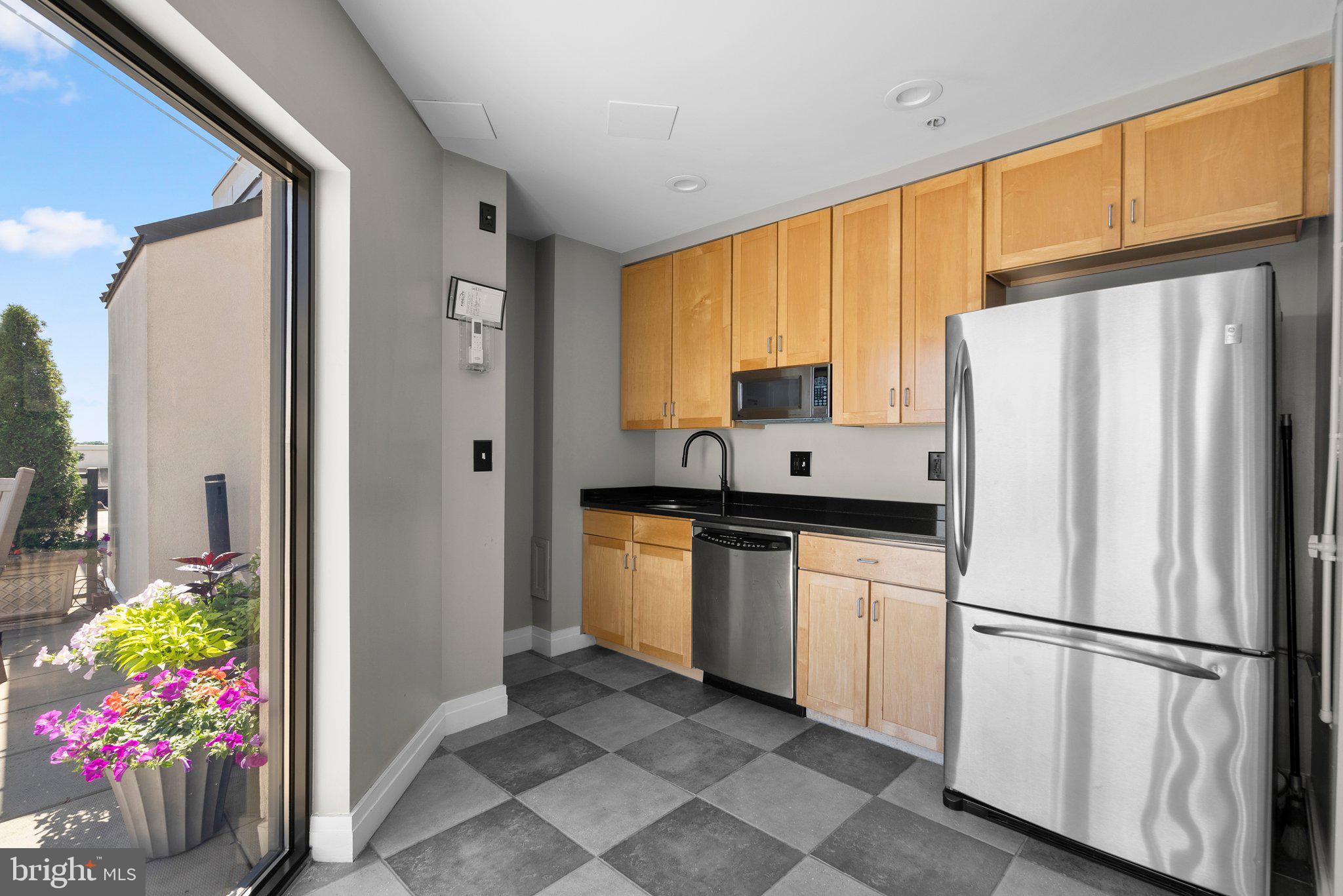 2020 12th Street Northwest, Unit 108 Washington, DC 20009 - Photo 28 of 35 Party kitchen