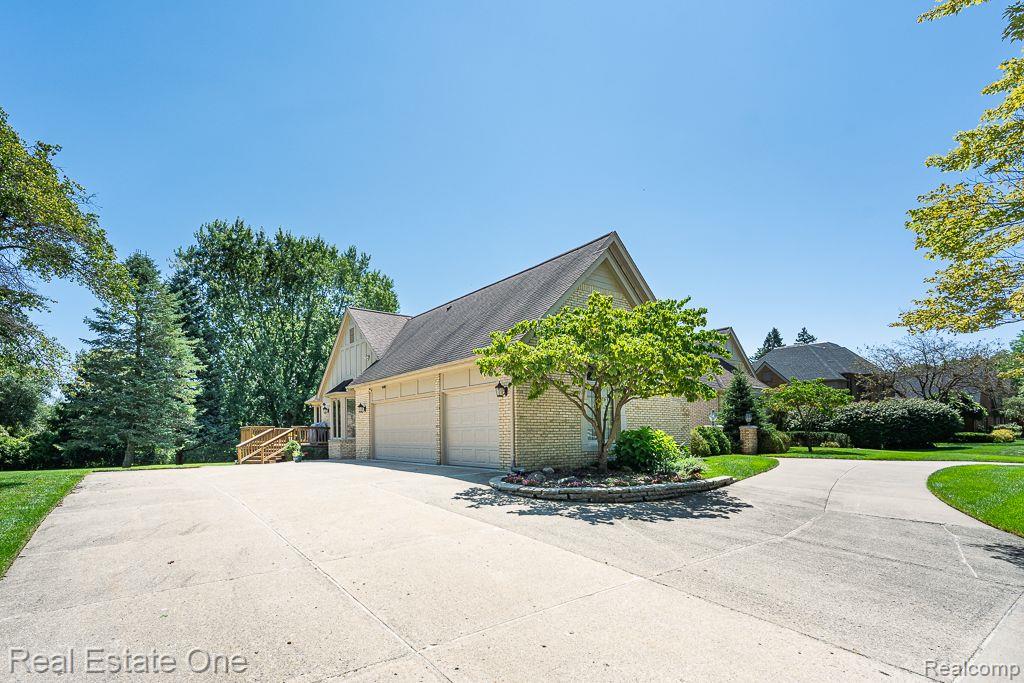 4892 Rivers Edge Drive Troy, MI 48098 - Photo 37 of 58