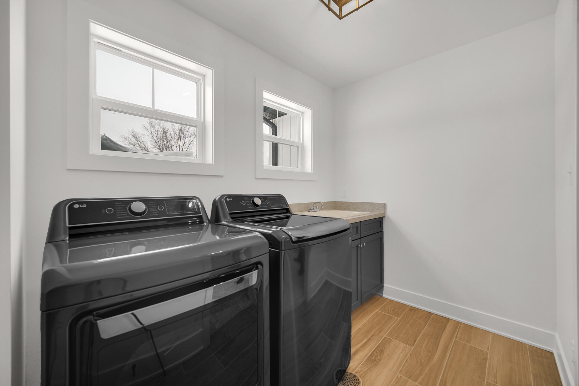 1079 Kleven Lane Crown Point, IN 46307 - Photo 24 of 37 a utility room with washer and dryer