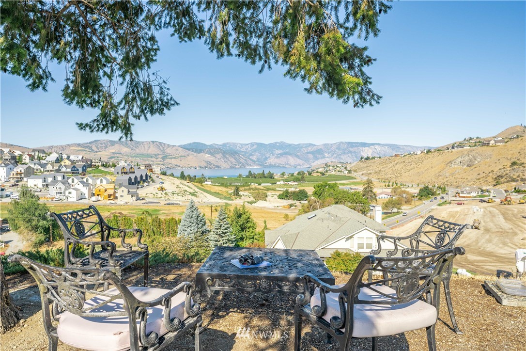 680 Golf Course Road Chelan, WA 98816 - Photo 1 of 40 Gallery Image 1