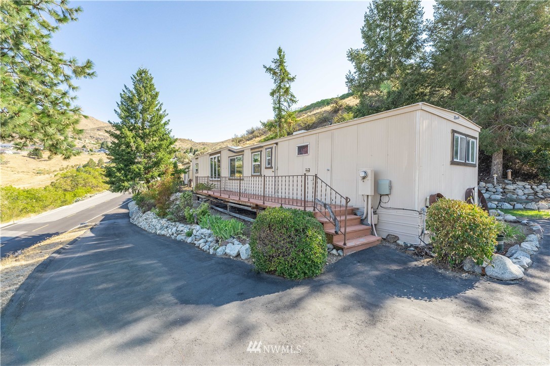 680 Golf Course Road Chelan, WA 98816 - Photo 2 of 40 Gallery Image 2