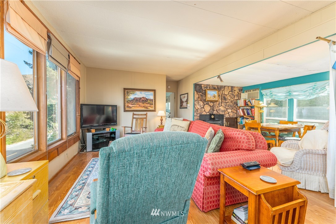 680 Golf Course Road Chelan, WA 98816 - Photo 10 of 40 Gallery Image 10