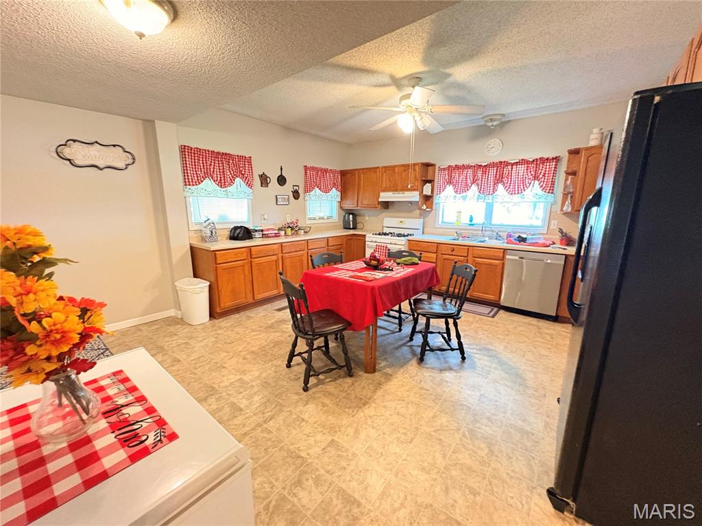101 Mor Wilsonville, IL 62093 - Photo 19 of 34