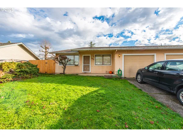 $435,000 | 353 71st Street, Springfield, OR 97478