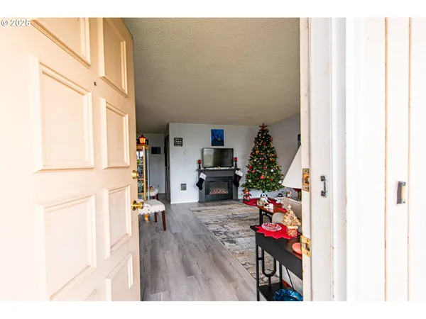 $435,000 | 353 71st Street, Springfield, OR 97478