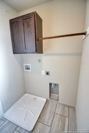 a view of a partially built entryway