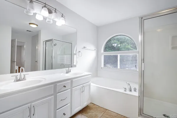 $2,195 | 13738 Riverbank Pass, Helotes, TX 78023