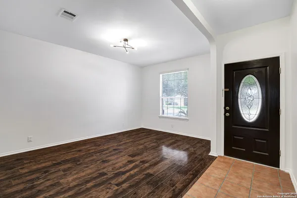 $2,195 | 13738 Riverbank Pass, Helotes, TX 78023