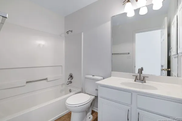 $2,195 | 13738 Riverbank Pass, Helotes, TX 78023
