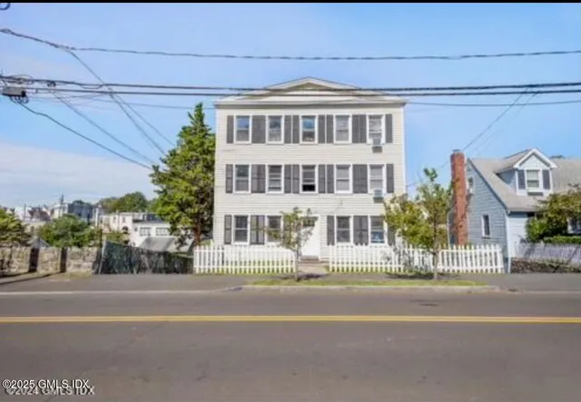 $3,000 | 168 North Water Street, Unit 2L, Greenwich, CT 06830
